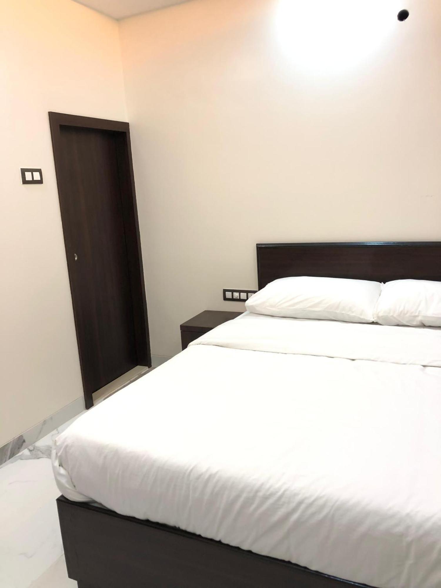 Sameena Guest House بانتشجانى المظهر الخارجي الصورة