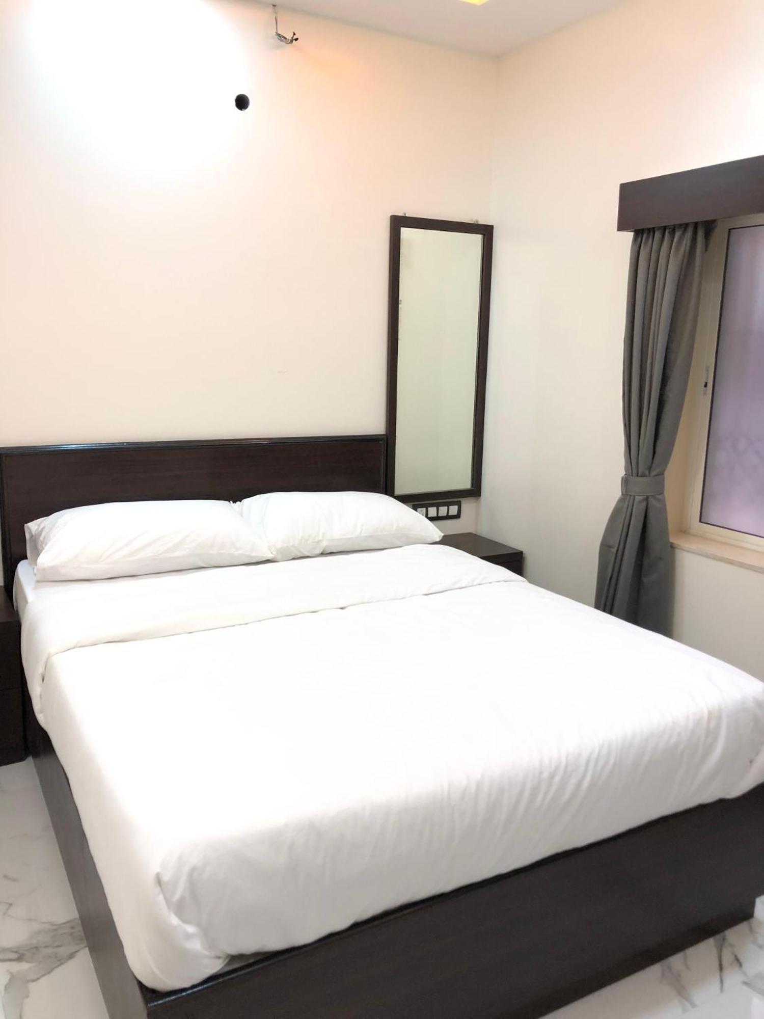Sameena Guest House بانتشجانى المظهر الخارجي الصورة