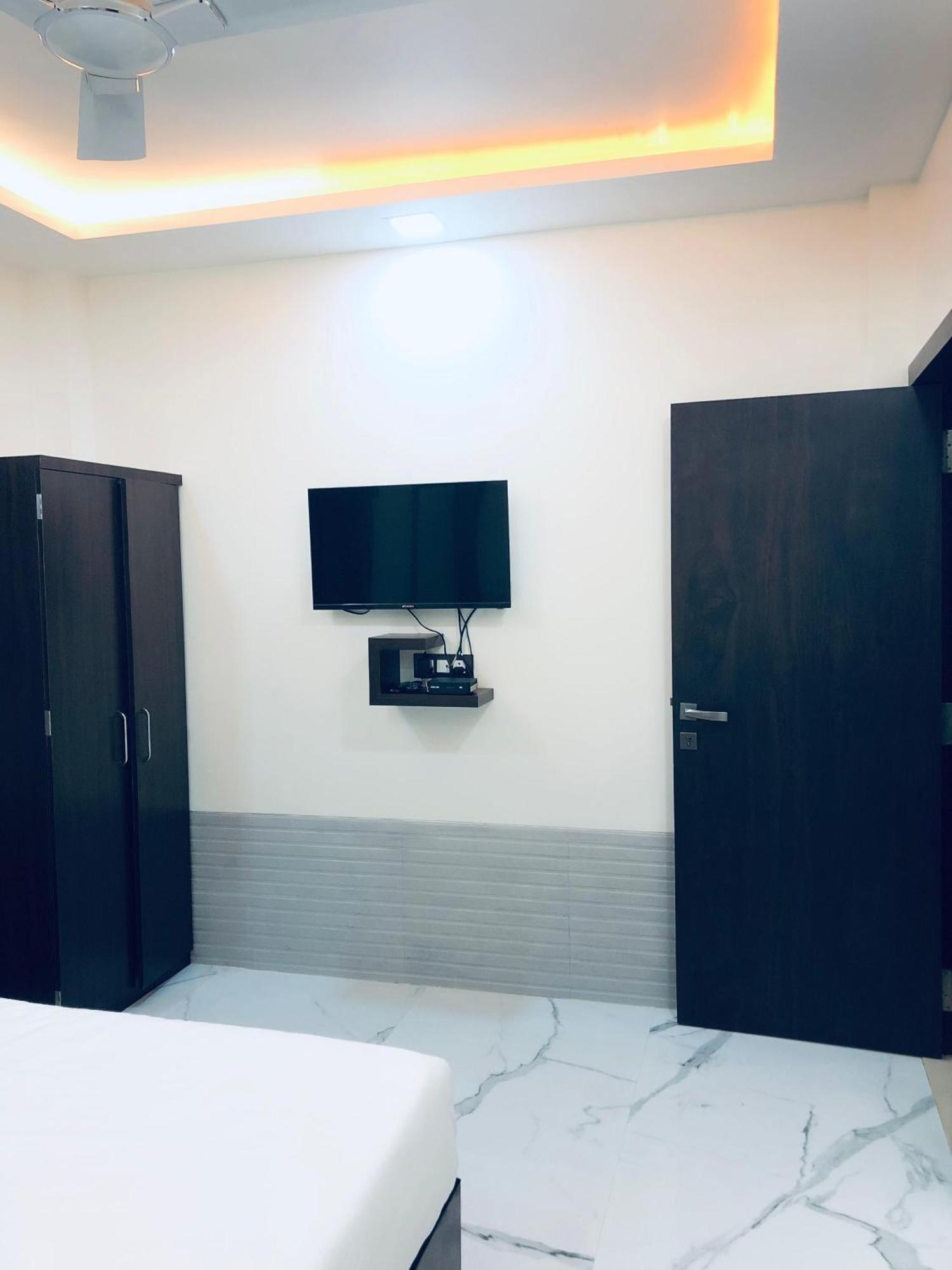 Sameena Guest House بانتشجانى المظهر الخارجي الصورة